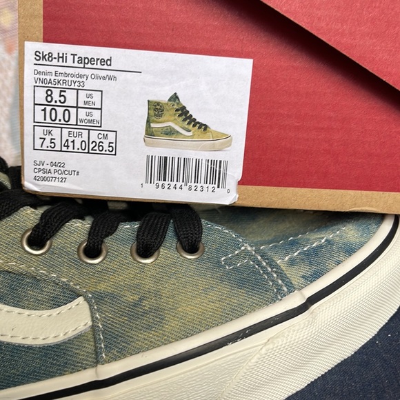 Vans WMNS Sk8-Hi Tapered
Denim Embroidery Olive/White 
VN0A5KRUY33
Sneakers G - Picture 16 of 16